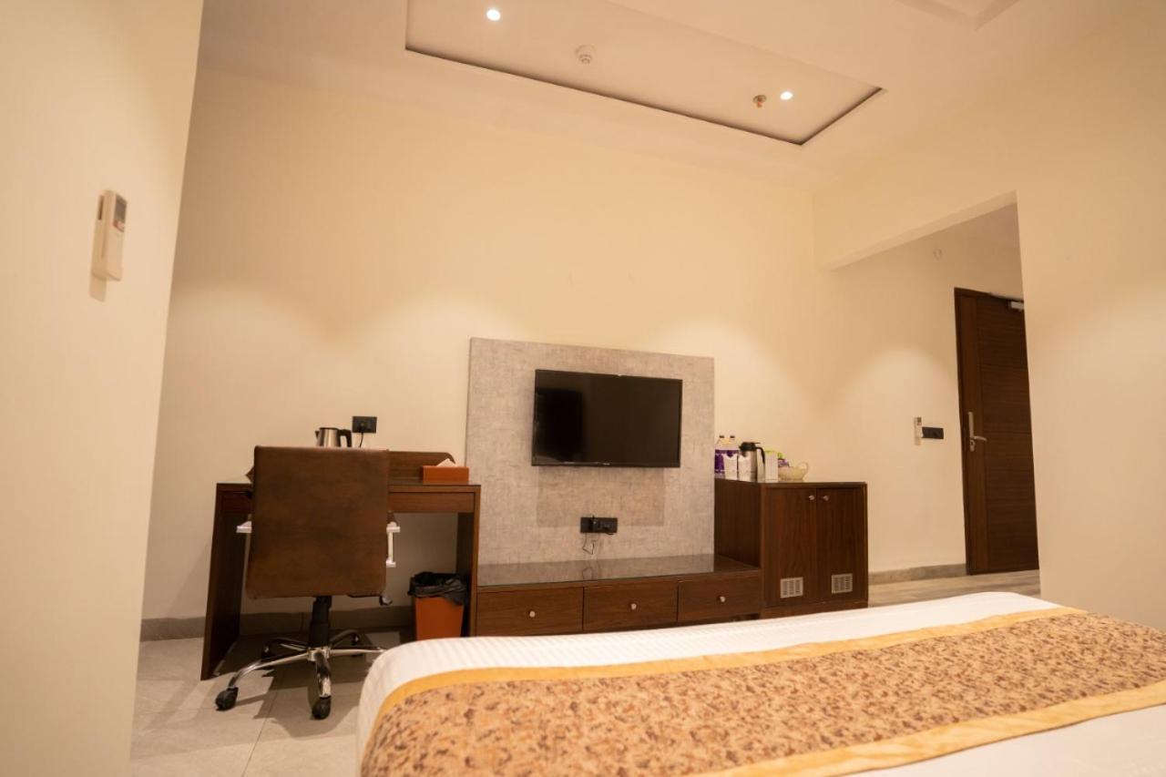 Hotel Smily Лудхиана Экстерьер фото