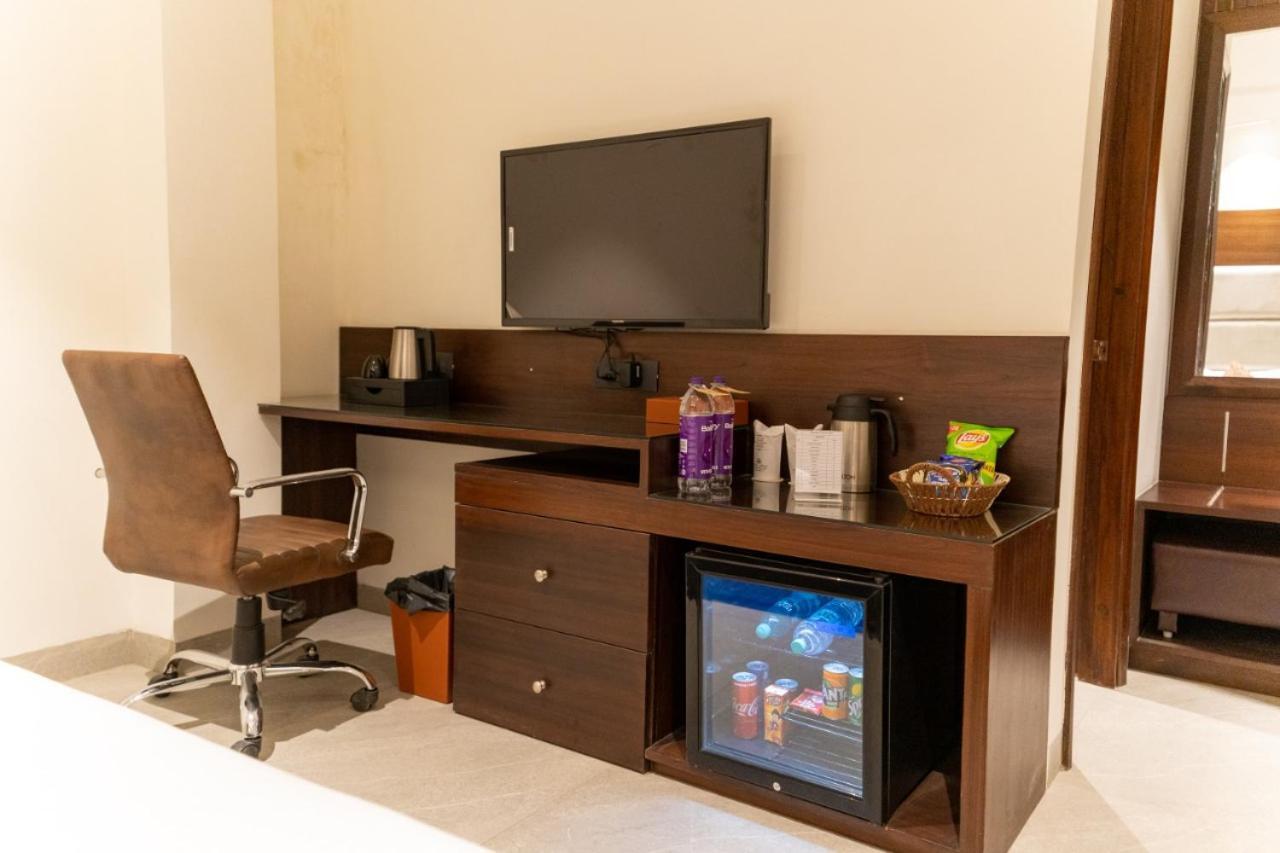 Hotel Smily Лудхиана Экстерьер фото
